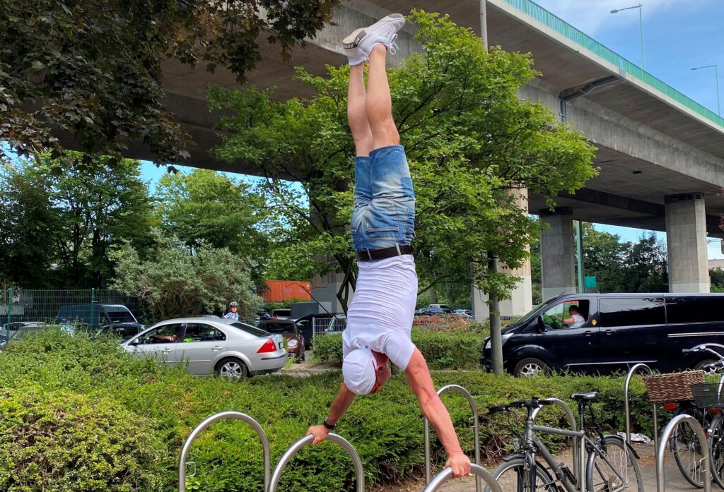 Markus Malle Handstand