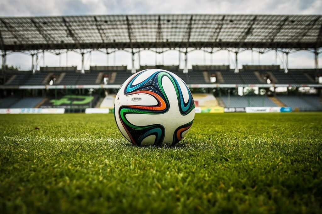 Gartenbank statt Trainerstuhl - Quo Vadis Jogi Löw? 1 Jogi Löw tritt nach 15 Jahren als DFB-Cheftrainer ab