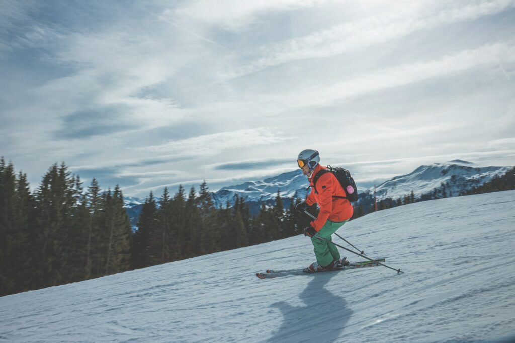 Ski alpin ist bei vielen Deutschen für einen sportlichen Winterurlaub fest eingeplant