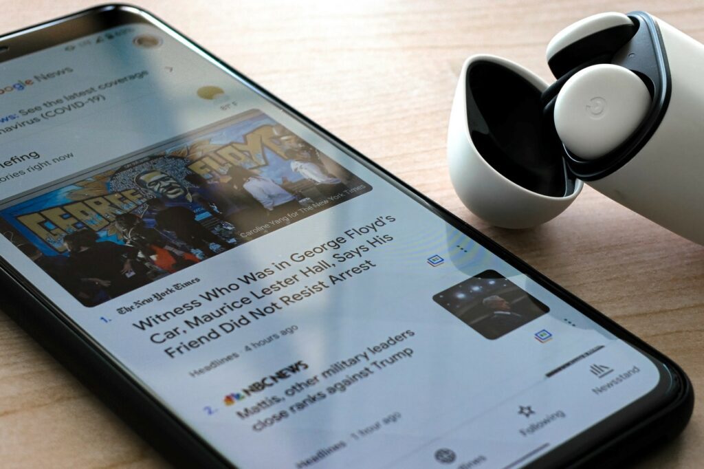 Studie 2021 - Medienkompetenz auch im Alter wichtig 1 obi onyeador fRAIkiePREg unsplash