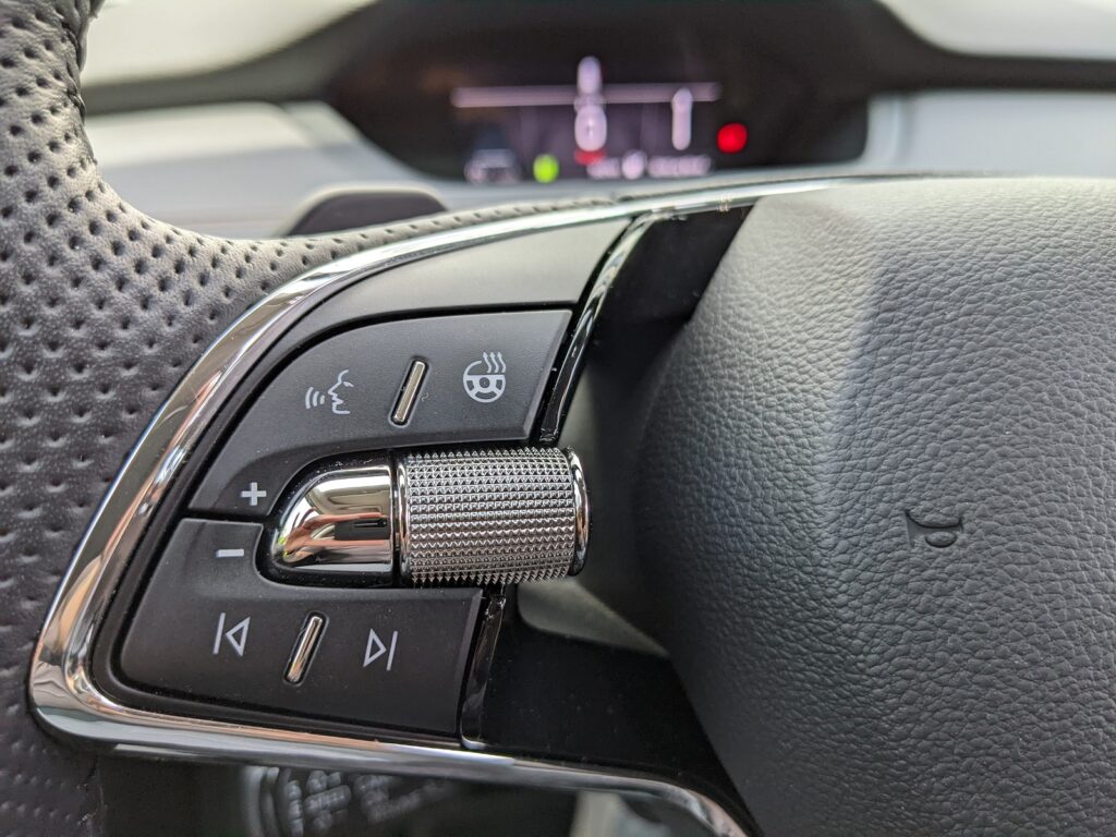 skoda enyaq iv 80 cockpit