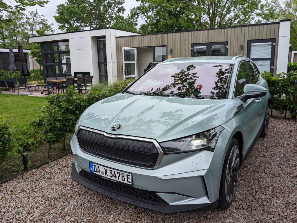 skoda enyaq iv 80 front