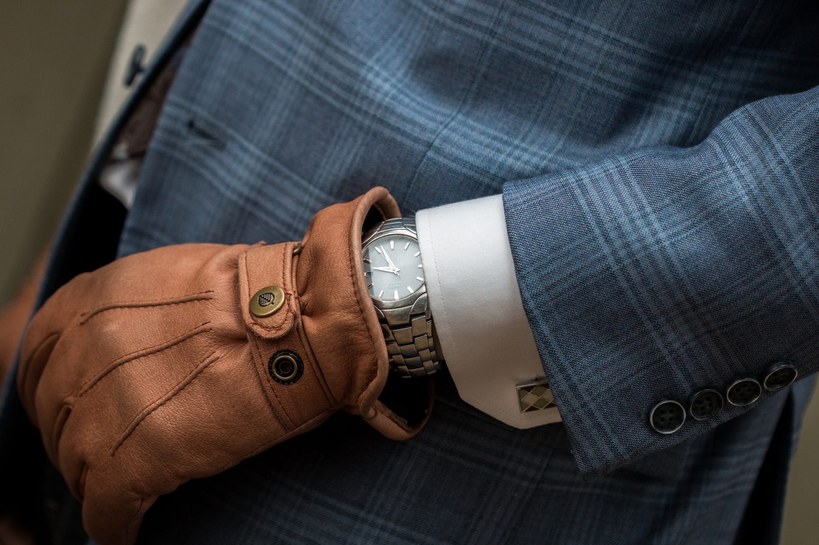 Money Talks - 5 Luxusmarken mit Mode für Männer & Frauen 2 Gerade Best Ager stehen auf Luxusmarken und eleganten Style