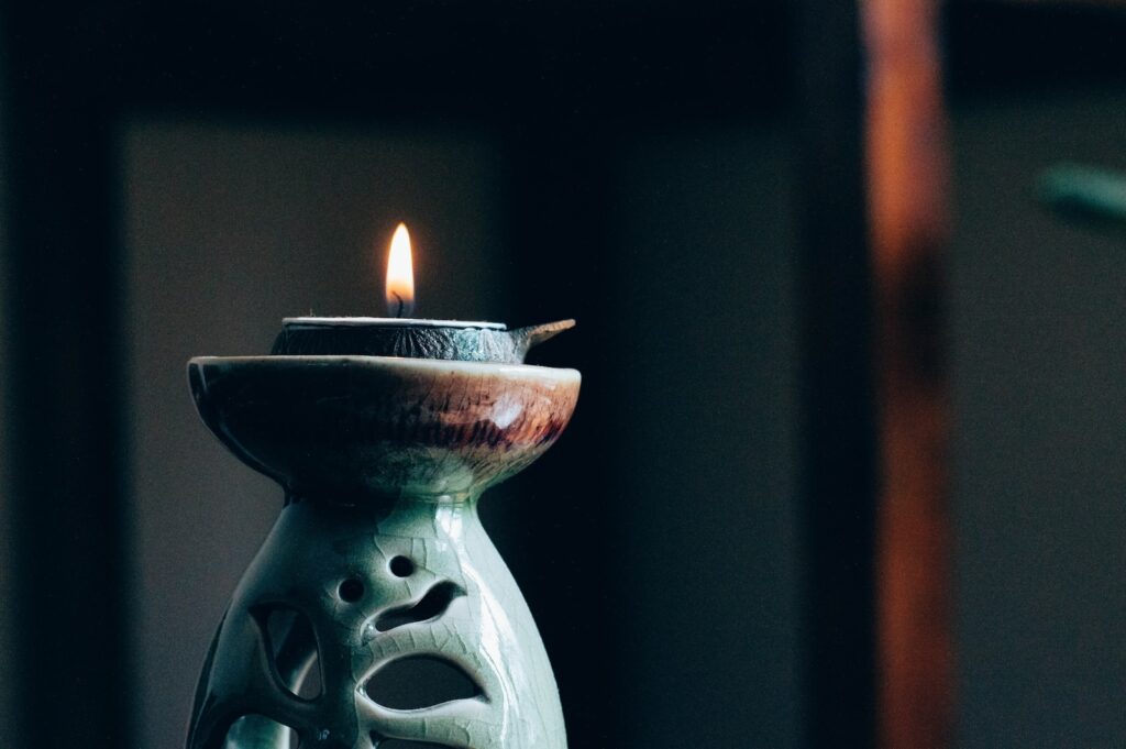 Entschleunigung im Alter - Wie Meditation zu mehr Gelassenheit führt 2 hans vivek UiMkBvDQSAA unsplash