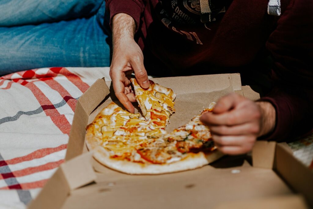 Durch Lieferdienste entsteht viel Verpackungsabfall und der sollte korrekt entsorgt werden