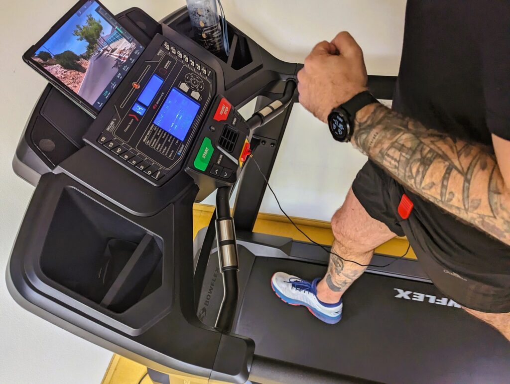 Heimtraining mit dem Laufband Bowflex BXT8Ji