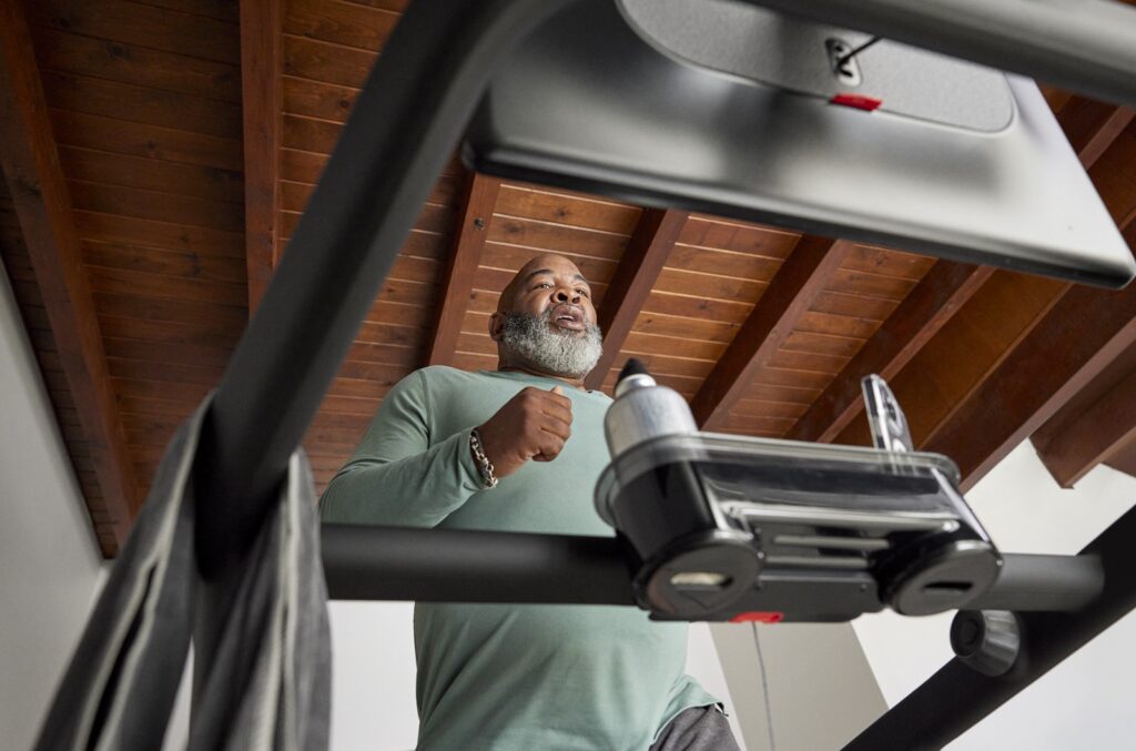 Fitness-Trends 2025 für Männer - Mehr Power, weniger Ausreden 1 03 tread 08938