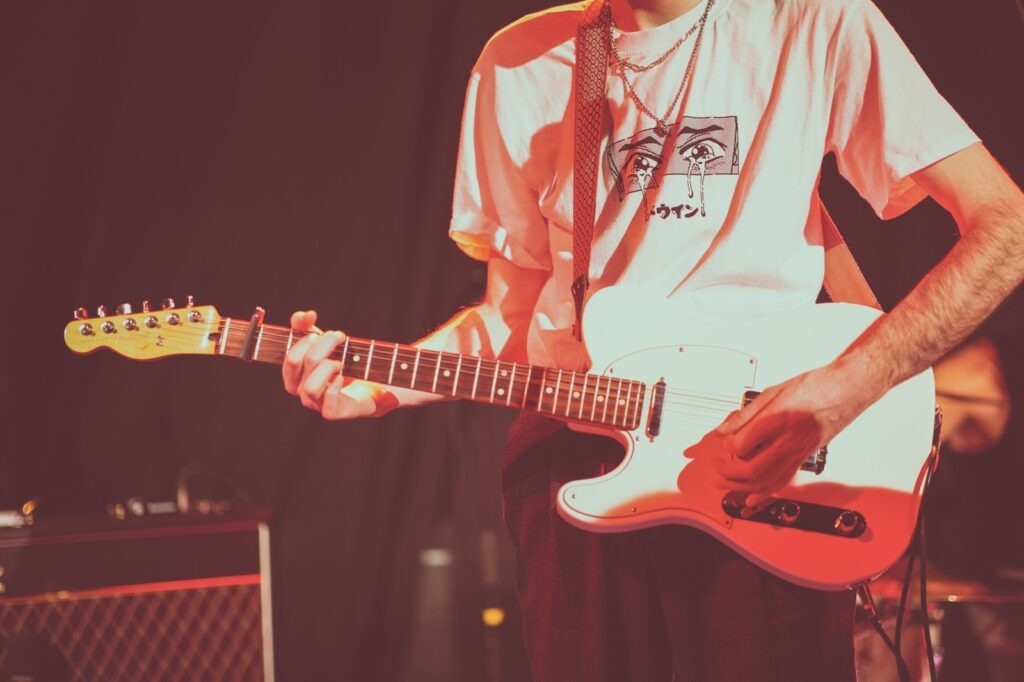 Fender, Riffs und Flow: Wie Gitarre spielen dein Leben bereichert 2 markus spiske 6 asuoISTGs unsplash