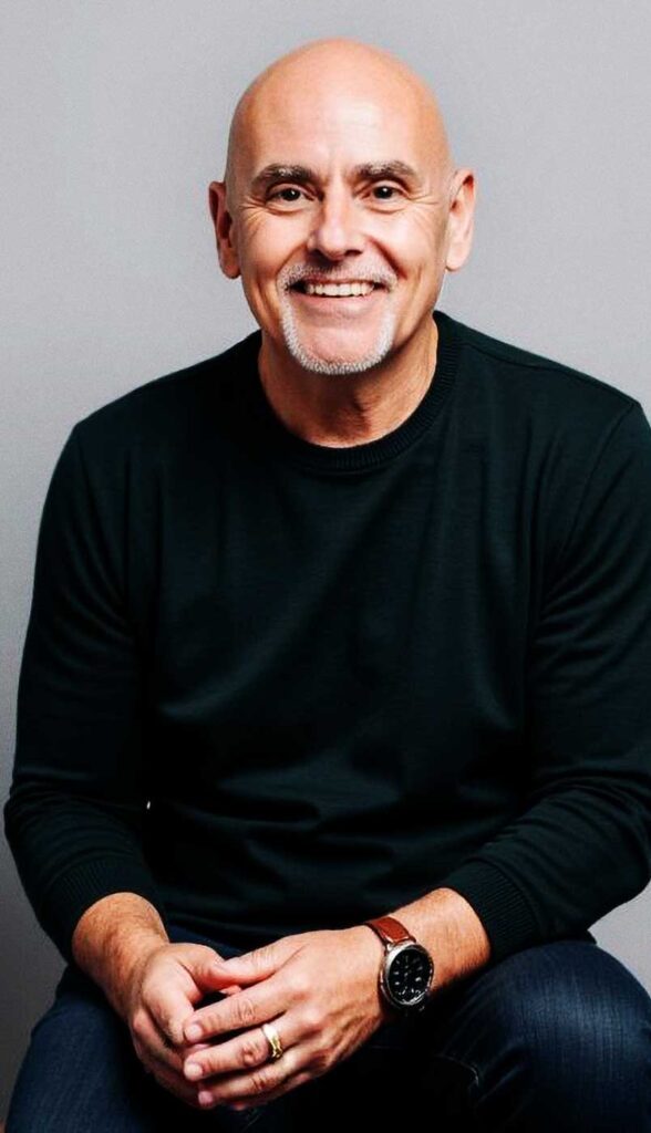 Portrait sitzend Seitenleiste