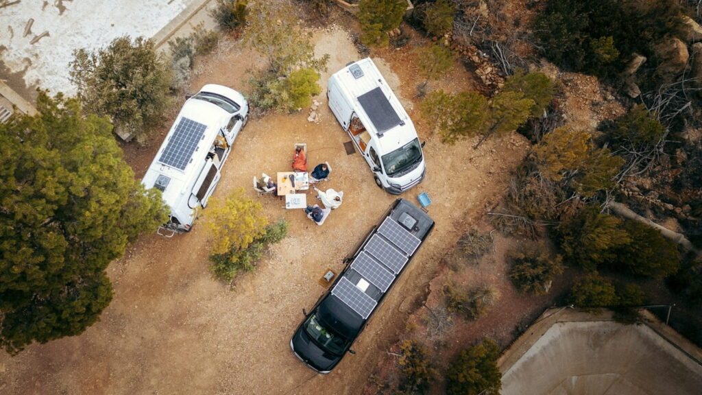 Volle Freiheit auf vier Rädern – Camping-Trends 2026 für Best Ager 2 erik fabian 1RBfXPTL8Dc unsplash 1