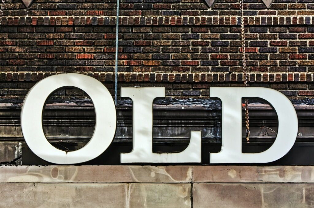 Hier gibt's kernige Sprüche für Männer zum Älterwerden