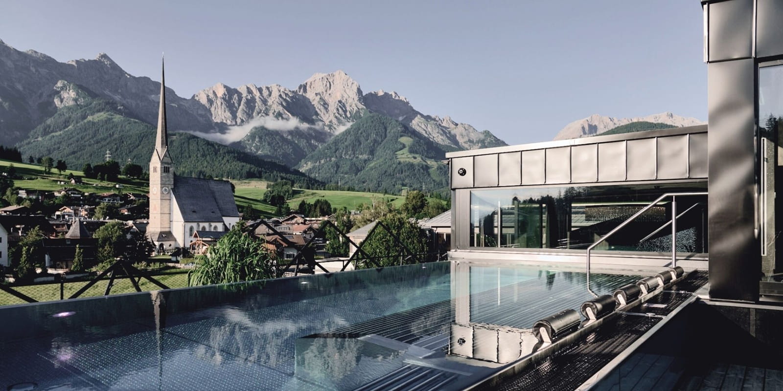 Pool Position - Die 10 spektakulärsten Berg-Pools in den Alpen 6 Bild 6 Die HOCHKOeNIGIN 1
