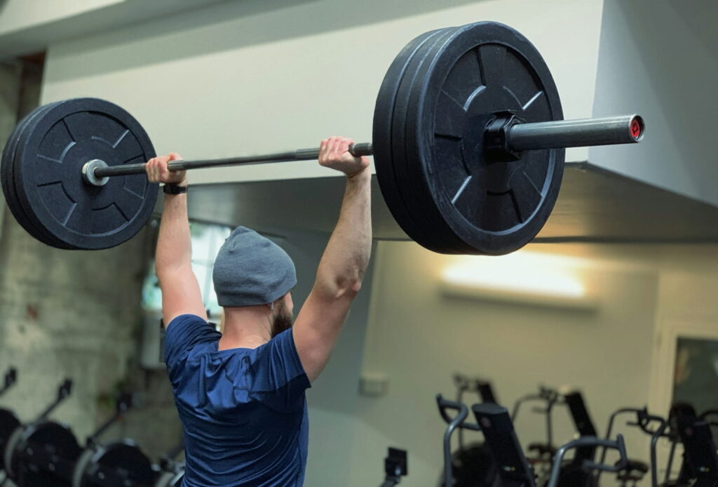 Longevity-Routine für Männer ab 50: Was die Wissenschaft wirklich empfiehlt 1 Sport sollte im Alter unbedingt zur Routine werden