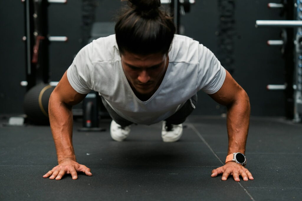 Hanteln, Kettlebell, App – Die Home-Gym-Formel für Best Ager 1 gard pro qlid9Lys8r0 unsplash 1