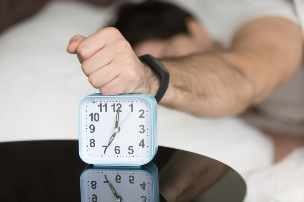 Erschöpft trotz Urlaub - Warum dich das Post-Holiday-Syndrom ausbremst und was dagegen hilft 2 solving healthcare nqr6 Ix22EQ unsplash 1