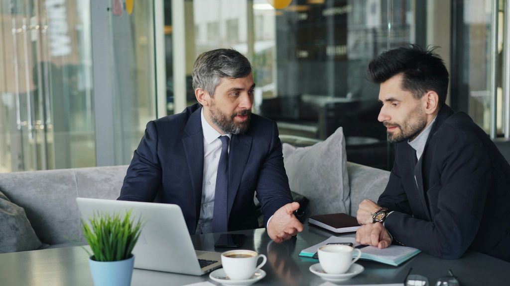 Zum International Age Diversity Day weisen wir darauf hin, wie wichtig Mitarbeiter*innen aus allen Altersgruppen im Arbeitsleben sind
